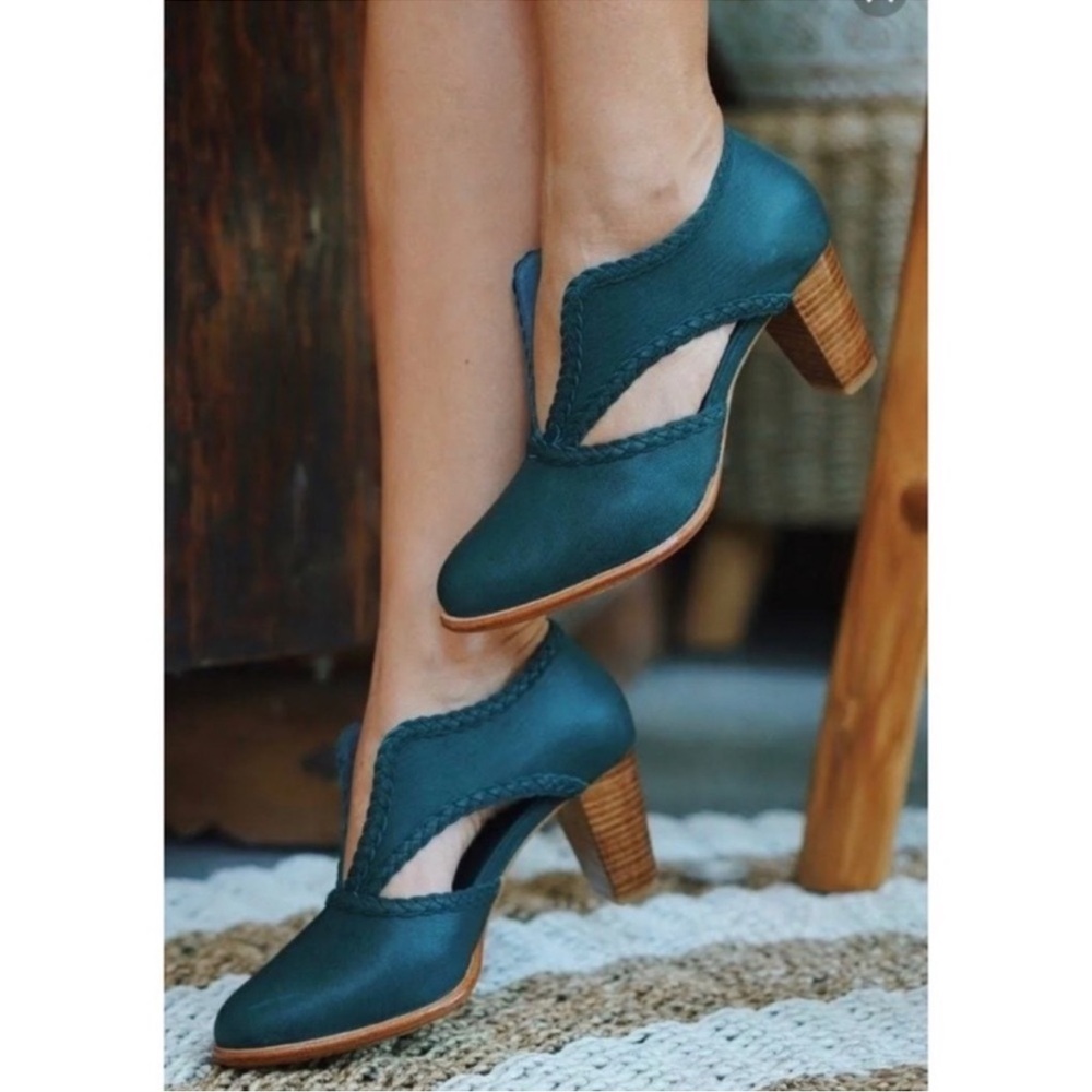 Elf Spirit Walker Green Leather Sz 8.5 Bohemian Hippie GORGEOUS Heels -worn once